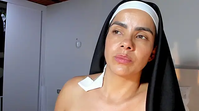 ClaraMariaMon online show from 08-02-26, 02:43