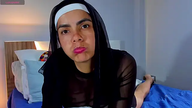 ClaraMariaMon online show from 03-18-25, 09:43