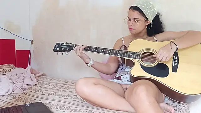 Snapshot of ELIZABETHFX chatting on 03-05-25, 06:23 ELIZABETHFX online show from 03-05-25, 06:23