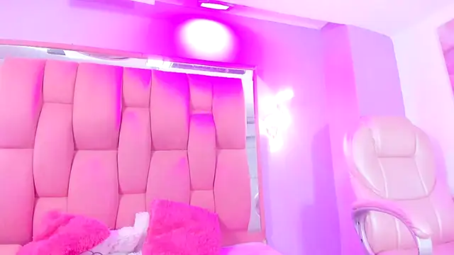 jennifer ts online show from 11-28-25, 09:04