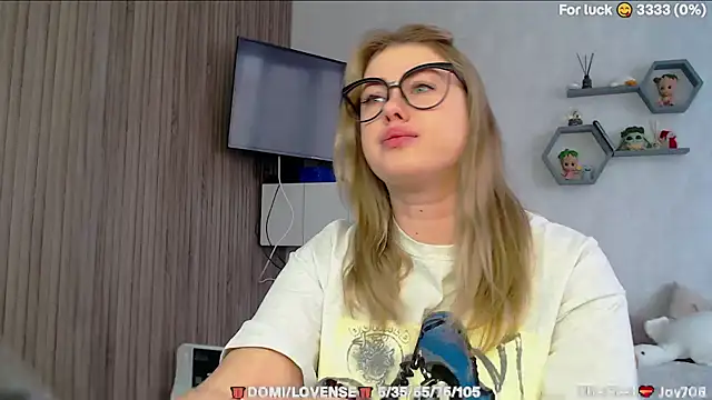 SuchCute online show from 03-10-26, 02:37