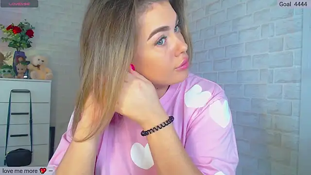 SuchCute online show from 03-11-25, 01:59