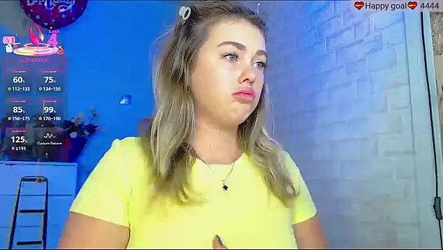 SuchCute online show from 09-24-25, 02:18