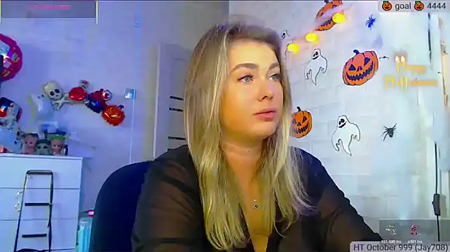 SuchCute online show from 10-19-25, 04:04