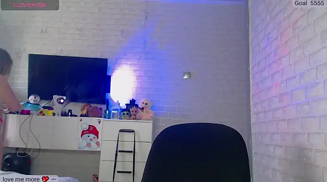 SuchCute online show from 03-23-25, 02:04