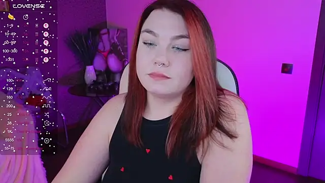 Snapshot of Lilumytrend chatting on 11-19-25, 12:05 Lilumytrend online show from 11-19-25, 12:05