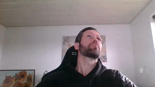 Snapshot of Gotta1 chatting on 02-24-25, 01:53 Gotta1 online show from 02-24-25, 01:53