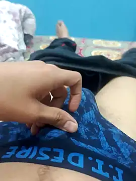 xyrus  online show from 12-02-24, 07:22