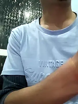 xyrus  online show from 12-14-24, 11:07