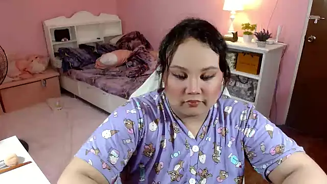GiannaLopezSmith online show from 11-18-25, 03:48
