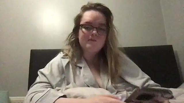 honeyyy24 online show from 09-20-25, 11:54