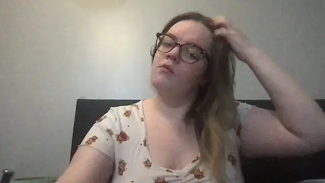 honeyyy24 online show from 10-26-25, 06:19