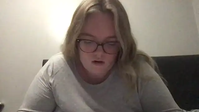 honeyyy24 online show from 03-01-26, 11:05