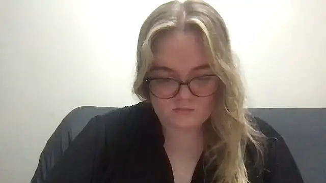 honeyyy24 online show from 03-26-26, 05:11