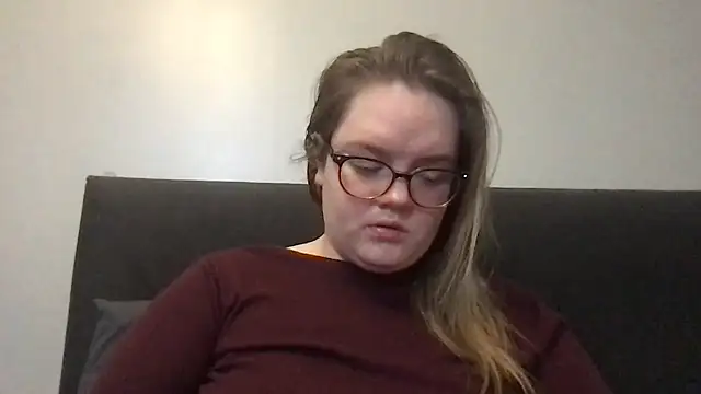 honeyyy24 online show from 11-09-25, 03:49