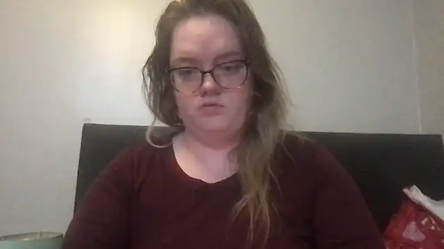 honeyyy24 online show from 10-29-25, 09:36