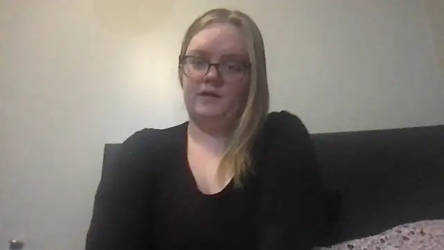 honeyyy24 online show from 01-31-26, 07:12