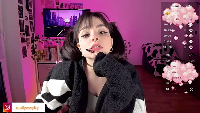 Snapshot of mollydoorsis1 chatting on 02-13-25, 03:03 mollydoorsis1 online show from 02-13-25, 03:03