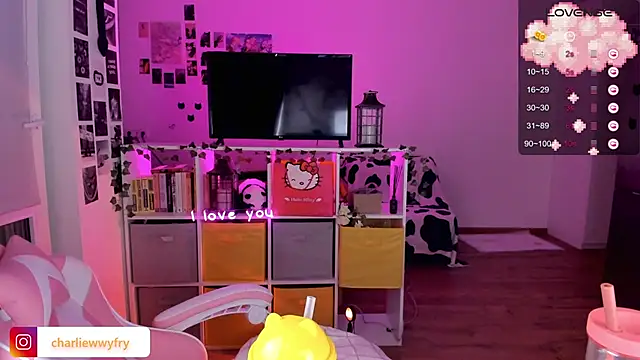 Snapshot of mollydoorsis1 chatting on 02-12-25, 07:13 mollydoorsis1 online show from 02-12-25, 07:13