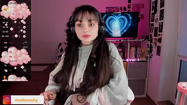 Snapshot of mollydoorsis1 chatting on 02-09-25, 01:56 mollydoorsis1 online show from 02-09-25, 01:56