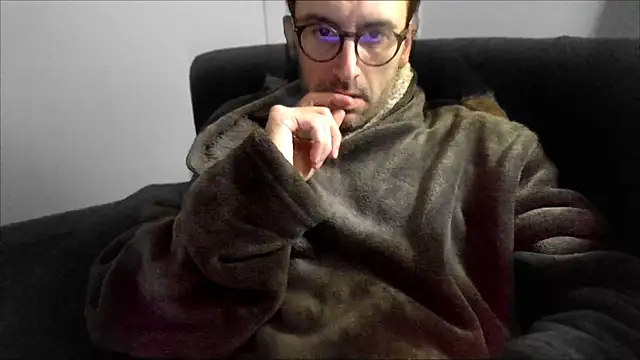 Snapshot of byakkotorra chatting on 03-09-25, 10:19 byakkotorra online show from 03-09-25, 10:19