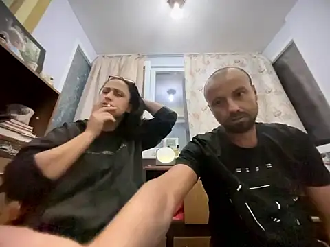 Snapshot of Nikolaiyy chatting on 10-15-25, 08:39 Nikolaiyy online show from 10-15-25, 08:39