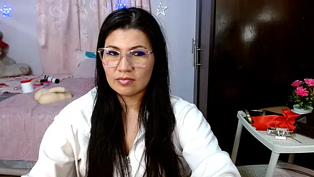 nahomi star model online show from 10-28-25, 03:07