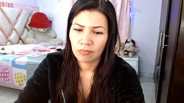 Snapshot of nahomi_star_model chatting on 01-09-25, 02:01 nahomi star model online show from 01-09-25, 02:01