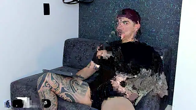 Snapshot of _mrcock chatting on 10-26-25, 10:43  mrcock online show from 10-26-25, 10:43