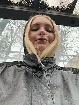 Milkyy wway online show from 10-31-25, 06:21