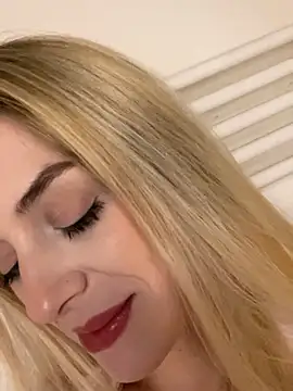 Lolitaxlola online show from 04-18-26, 01:41