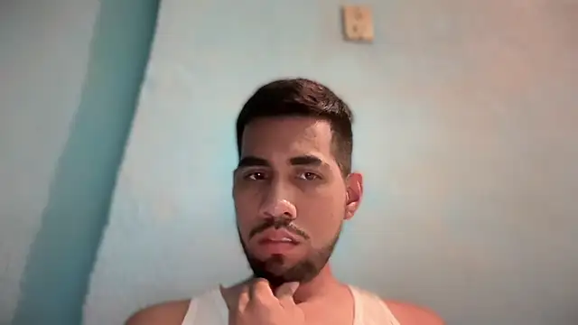 Snapshot of EnriquePersian197 chatting on 02-19-25, 11:46 EnriquePersian197 online show from 02-19-25, 11:46