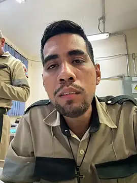 Snapshot of EnriquePersian197 chatting on 03-19-25, 01:32 EnriquePersian197 online show from 03-19-25, 01:32