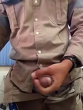 Snapshot of EnriquePersian197 chatting on 02-17-25, 02:06 EnriquePersian197 online show from 02-17-25, 02:06