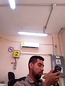 Snapshot of EnriquePersian197 chatting on 02-17-25, 05:23 EnriquePersian197 online show from 02-17-25, 05:23