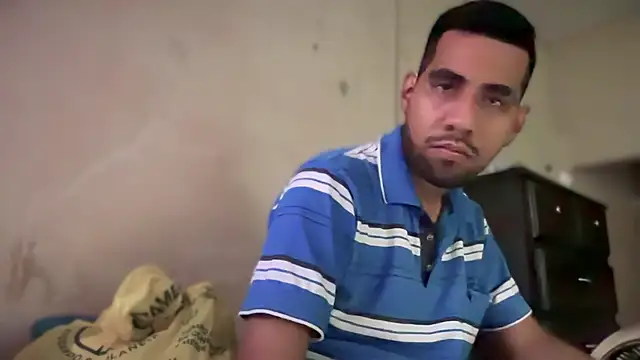 Snapshot of EnriquePersian197 chatting on 02-11-25, 09:14 EnriquePersian197 online show from 02-11-25, 09:14