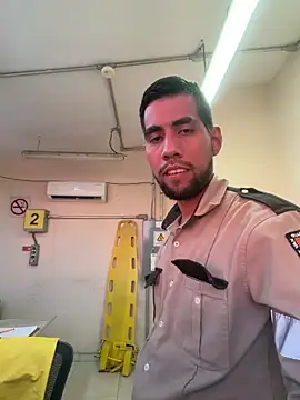 EnriquePersian197 online show from 04-10-26, 12:06