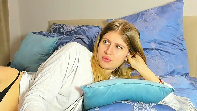 kirraa  online show from 01-08-26, 07:42