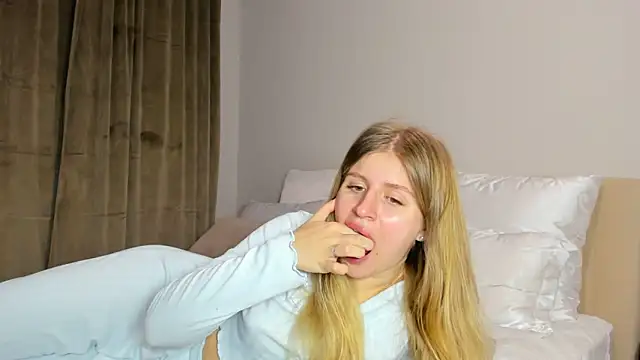 kirraa  online show from 11-13-25, 08:35