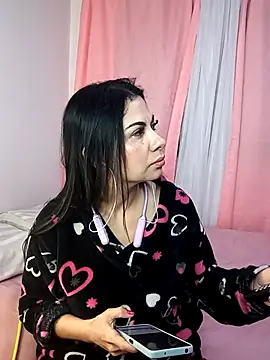 Snapshot of saralunabella chatting on 03-10-25, 10:55 saralunabella online show from 03-10-25, 10:55