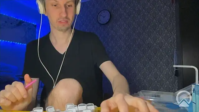 Aki-Laky online show from 02-24-26, 08:53