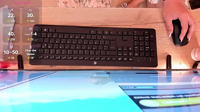 Snapshot of marien_thomson_ chatting on 11-15-25, 02:04 marien thomson online show from 11-15-25, 02:04