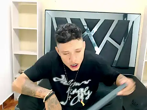 Oliver Ovii online show from 03-07-26, 02:29