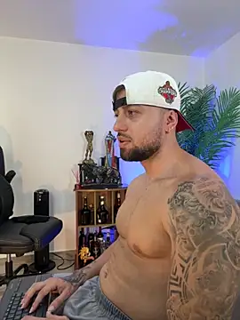 OwenMaximus814 online show from 10-14-25, 07:03