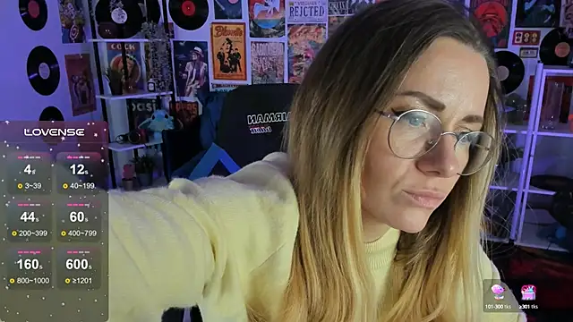 Snapshot of LadyIzabel chatting on 02-17-25, 08:30 LadyIzabel online show from 02-17-25, 08:30