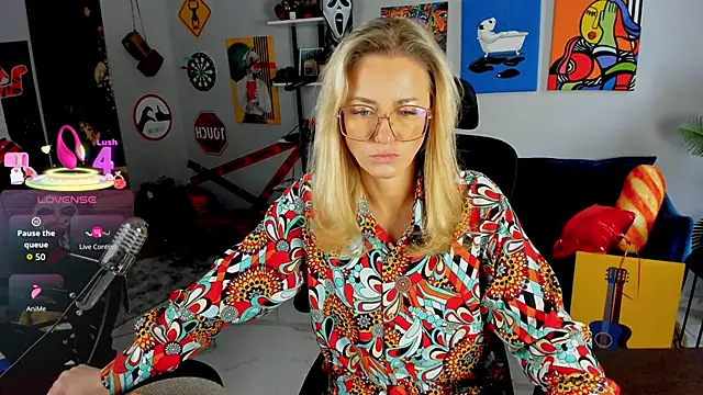 LadyIzabel online show from 05-11-26, 05:42