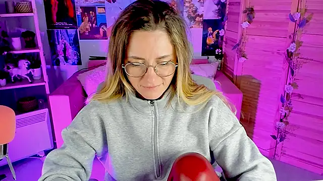 Snapshot of LadyIzabel chatting on 01-28-25, 02:53 LadyIzabel online show from 01-28-25, 02:53