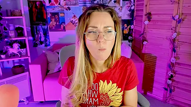 Snapshot of LadyIzabel chatting on 01-28-25, 11:38 LadyIzabel online show from 01-28-25, 11:38