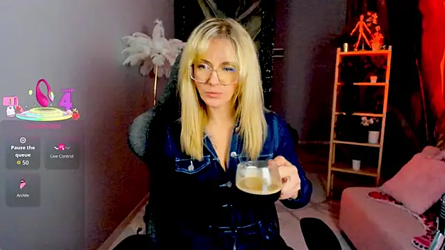 LadyIzabel online show from 04-07-26, 02:41