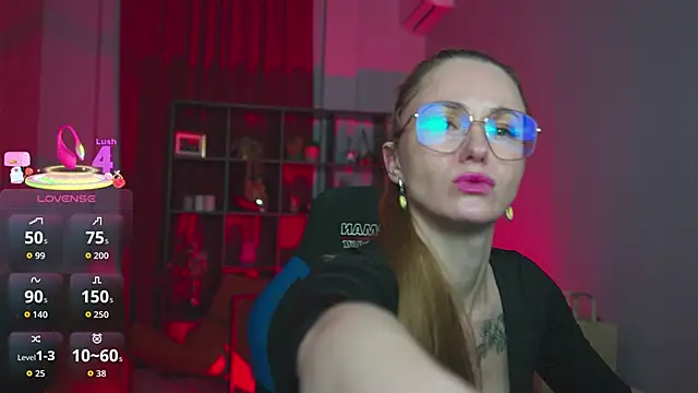 Snapshot of LadyIzabel chatting on 02-09-26, 02:37 LadyIzabel online show from 02-09-26, 02:37